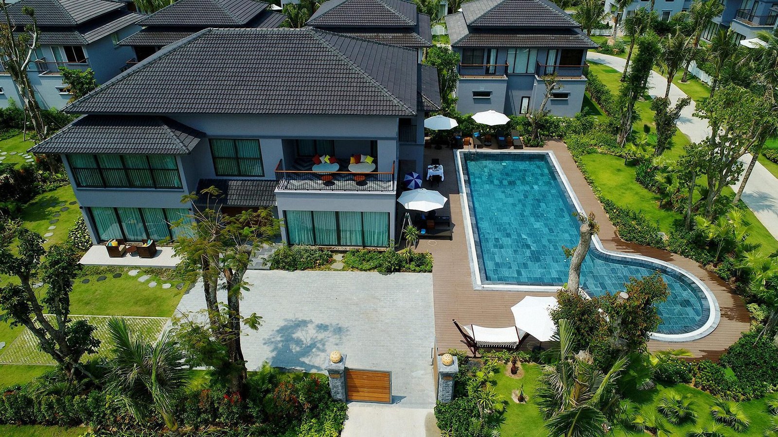 Modern Hillside Residence